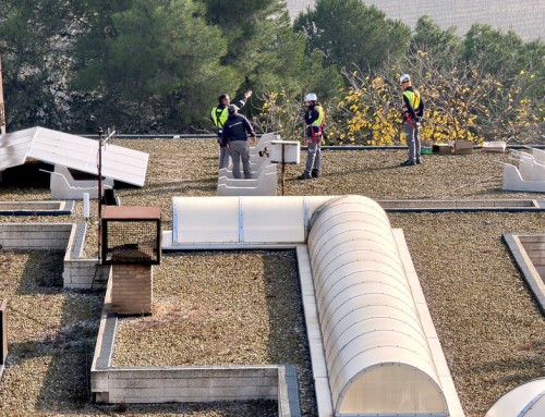 S’inicien les obres de la instal·lació solar fotovoltaica a la coberta de l’Escola Bressol de Flix